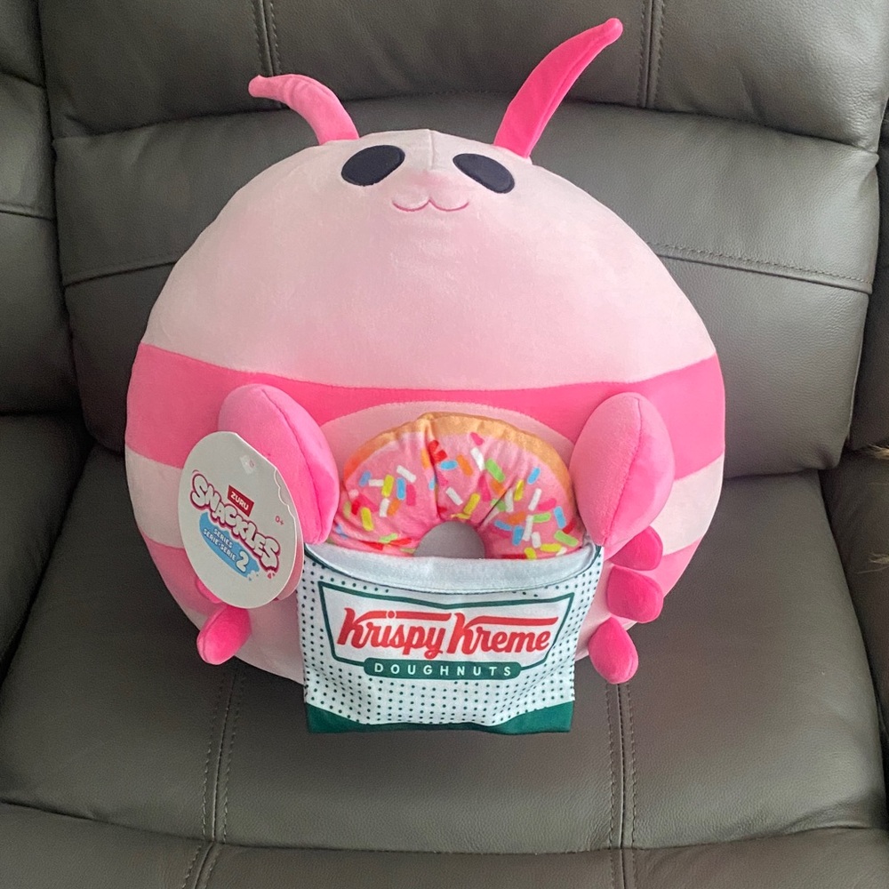New 14 inch Lily the lobster Zuru Snackles